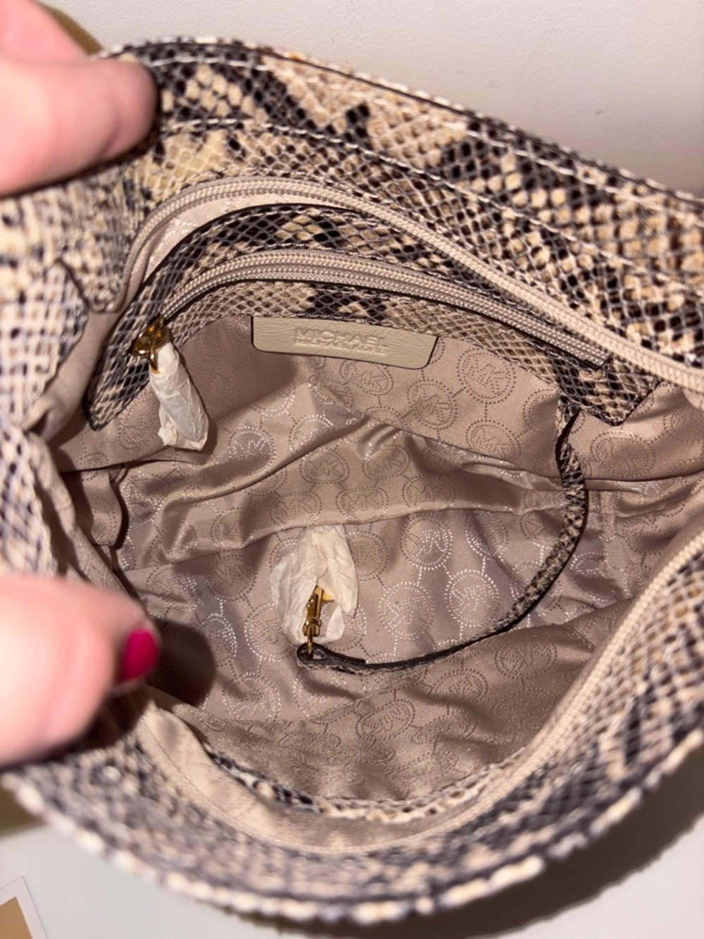 Michael Kors 🐍 Snake-Print Shoulder Bag - Picture 4 of 10